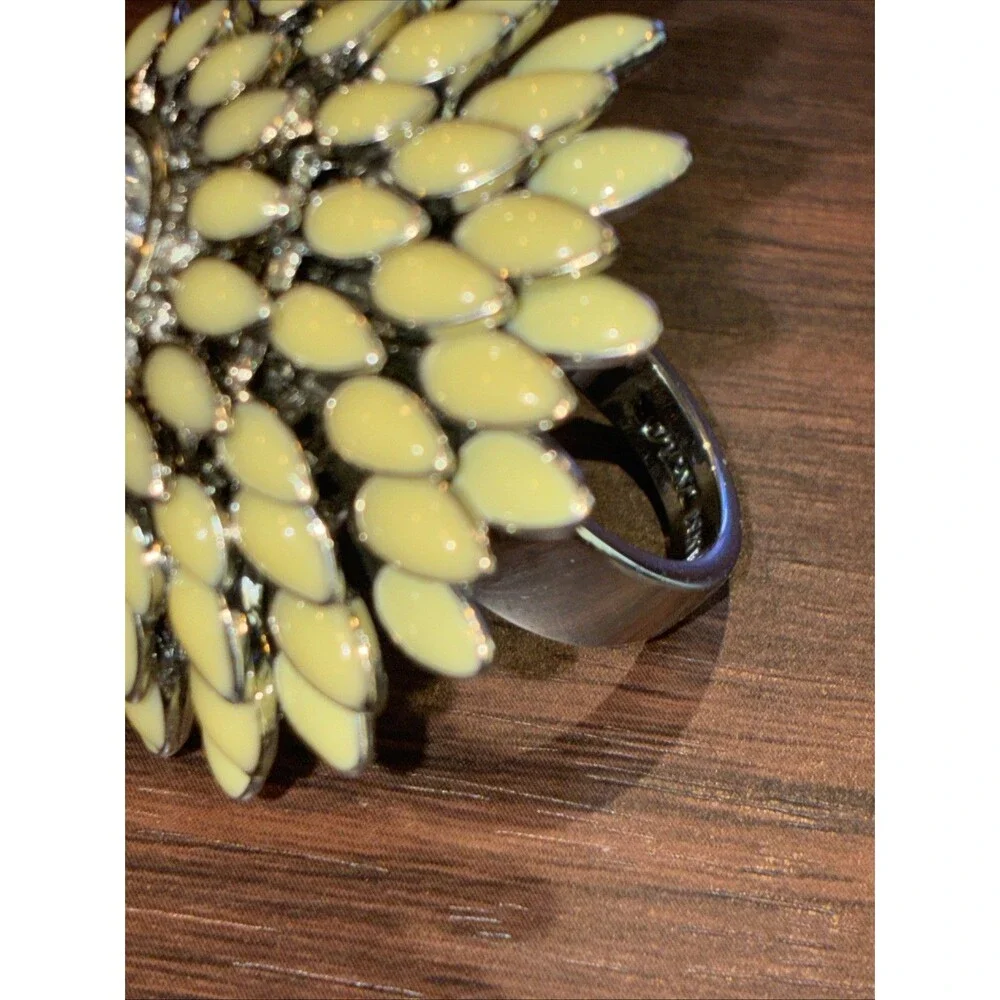 Ann Taylor Flower Statement Ring Size 7 Rhinestone Pave Cocktail Large